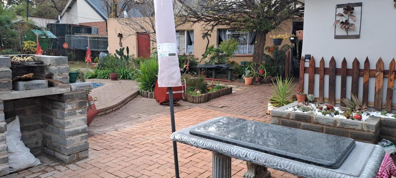 The Cottage Unit Bloemfontein Esterno foto