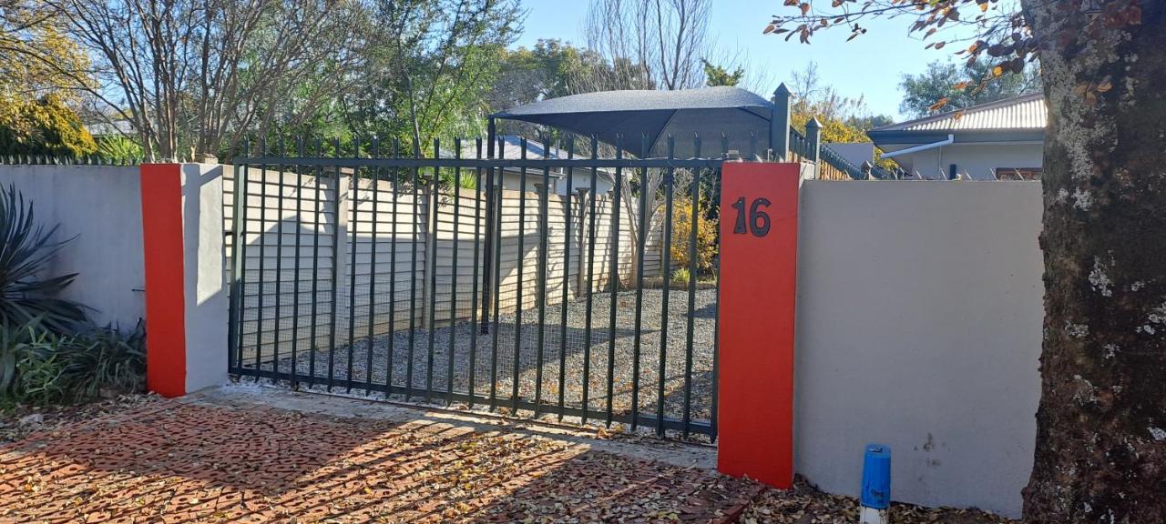 The Cottage Unit Bloemfontein Esterno foto